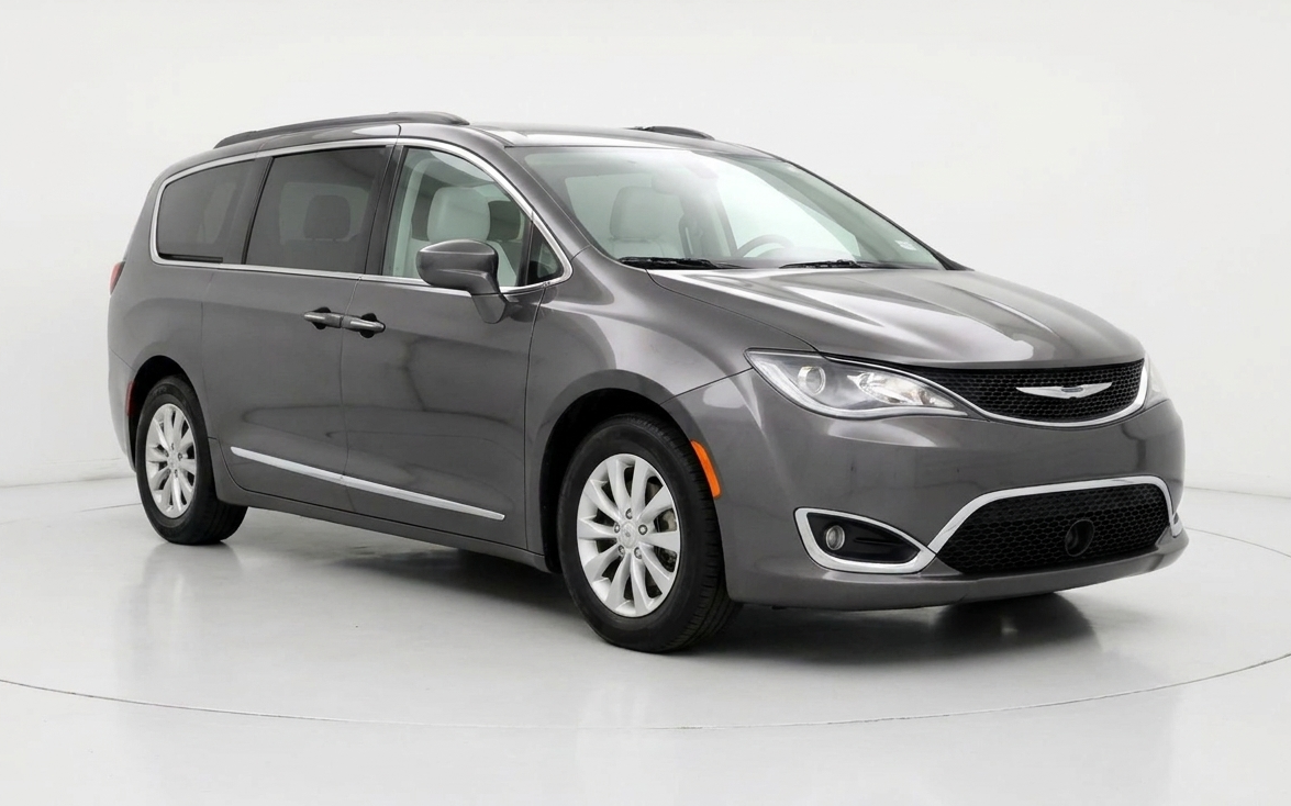 2017 Chrysler Pacifica Touring-L Minivan 4D